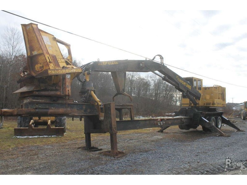 2005 Tigercat 240B Log Loader
